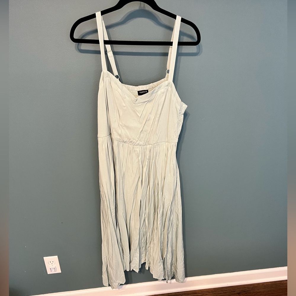 NWT Torrid Sleeveless Midi Dress